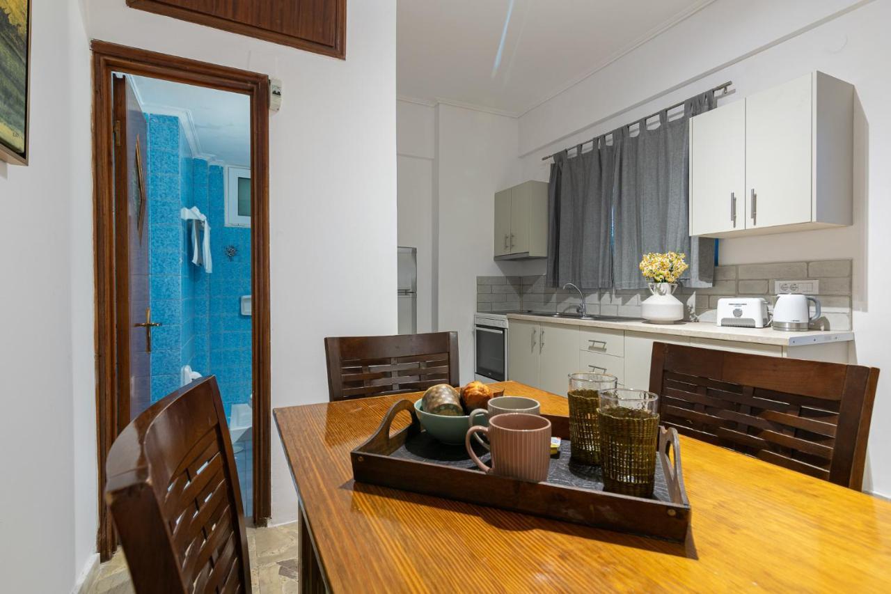 Denise Studios And Apartments 阿凯松 外观 照片