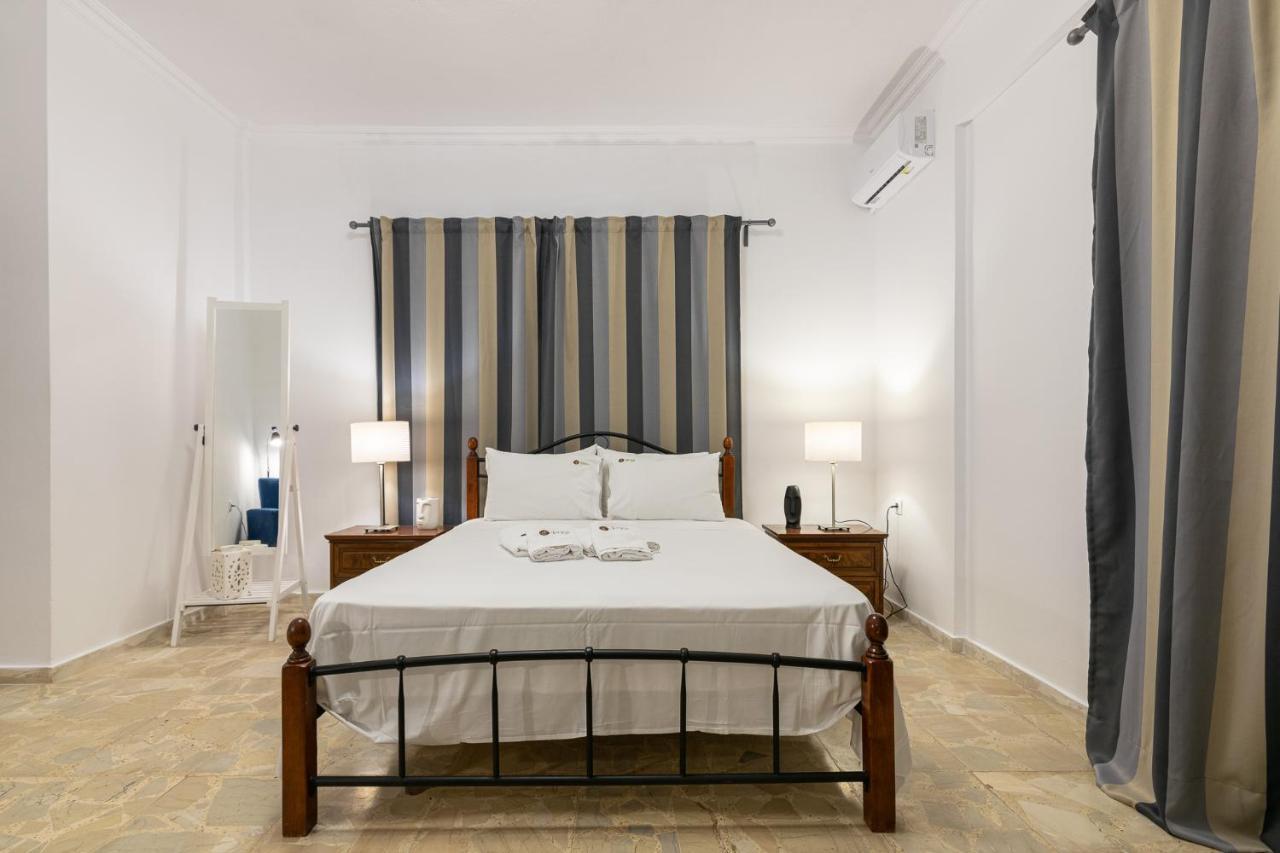 Denise Studios And Apartments 阿凯松 外观 照片
