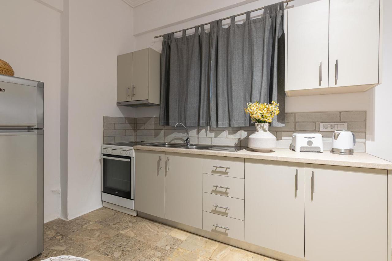 Denise Studios And Apartments 阿凯松 外观 照片
