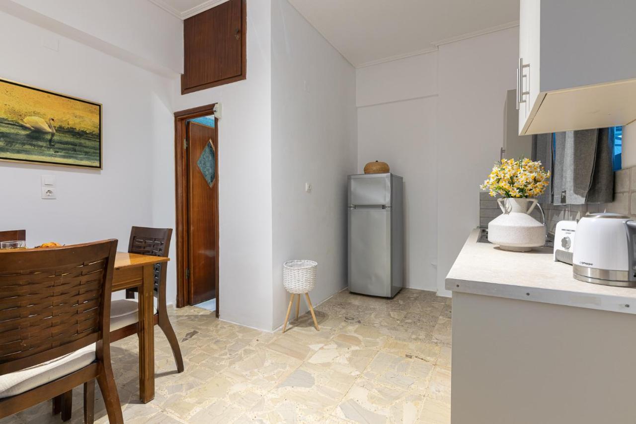 Denise Studios And Apartments 阿凯松 外观 照片