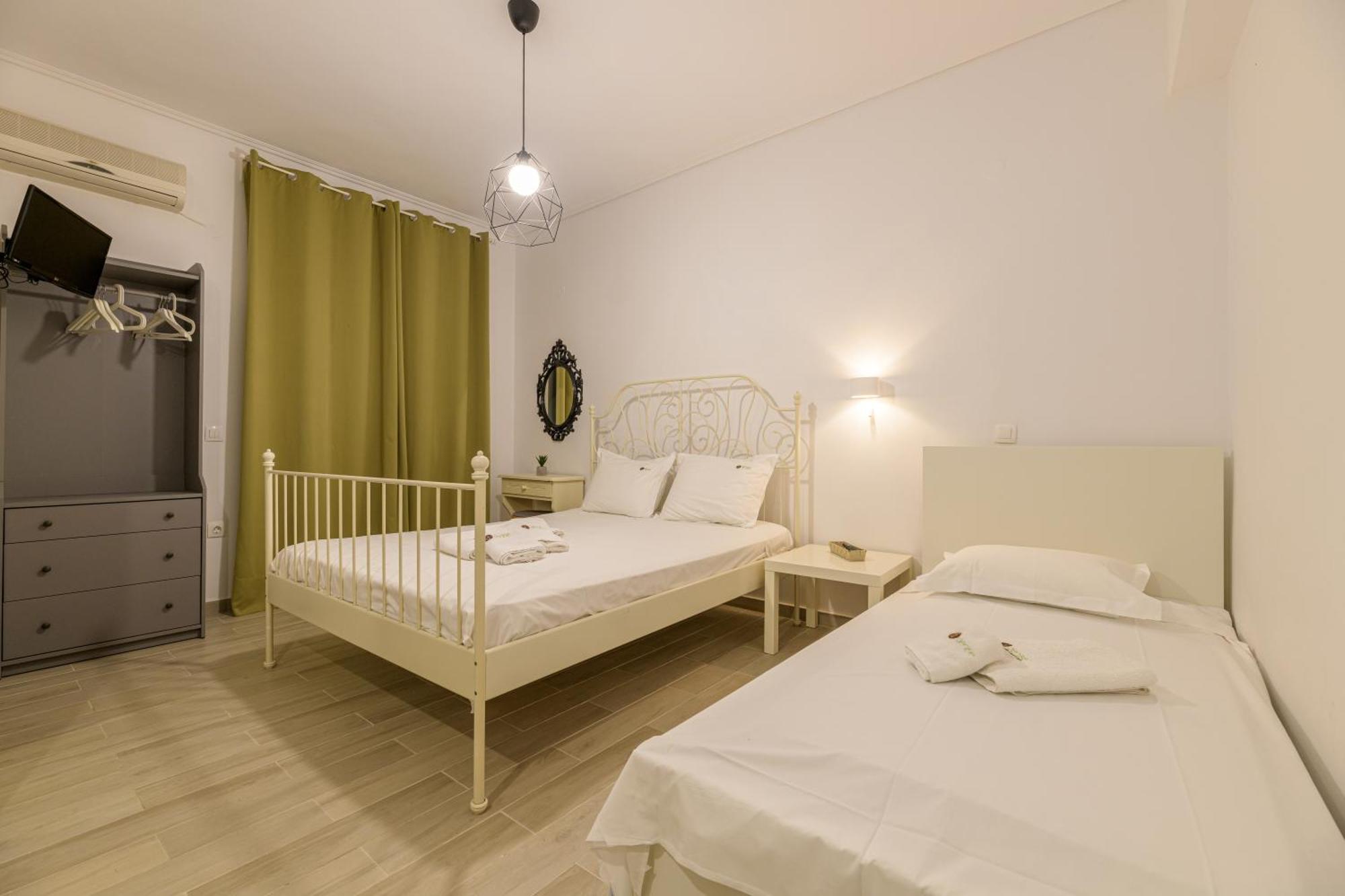 Denise Studios And Apartments 阿凯松 外观 照片