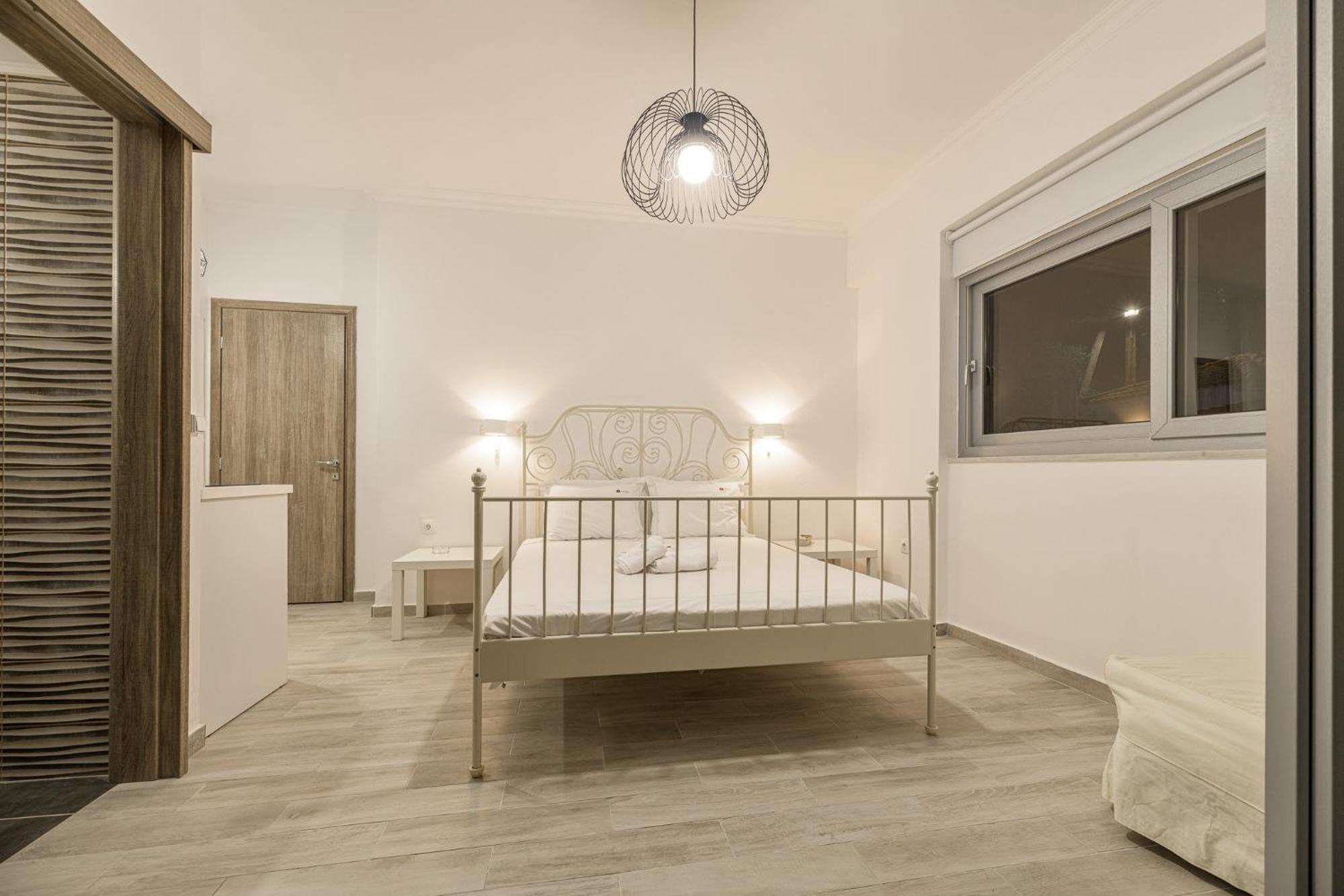 Denise Studios And Apartments 阿凯松 外观 照片